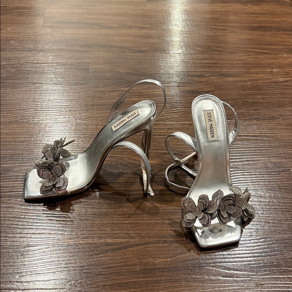 Steve Madden Metallic Floral Heels